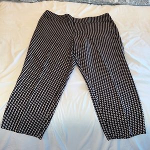 Ann Taylor ankle pants in a fun print